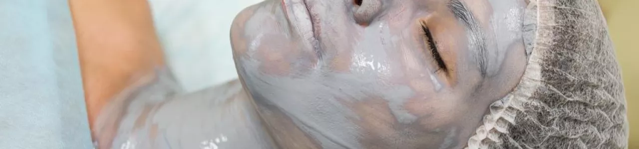 Яке чищення обличчя краще